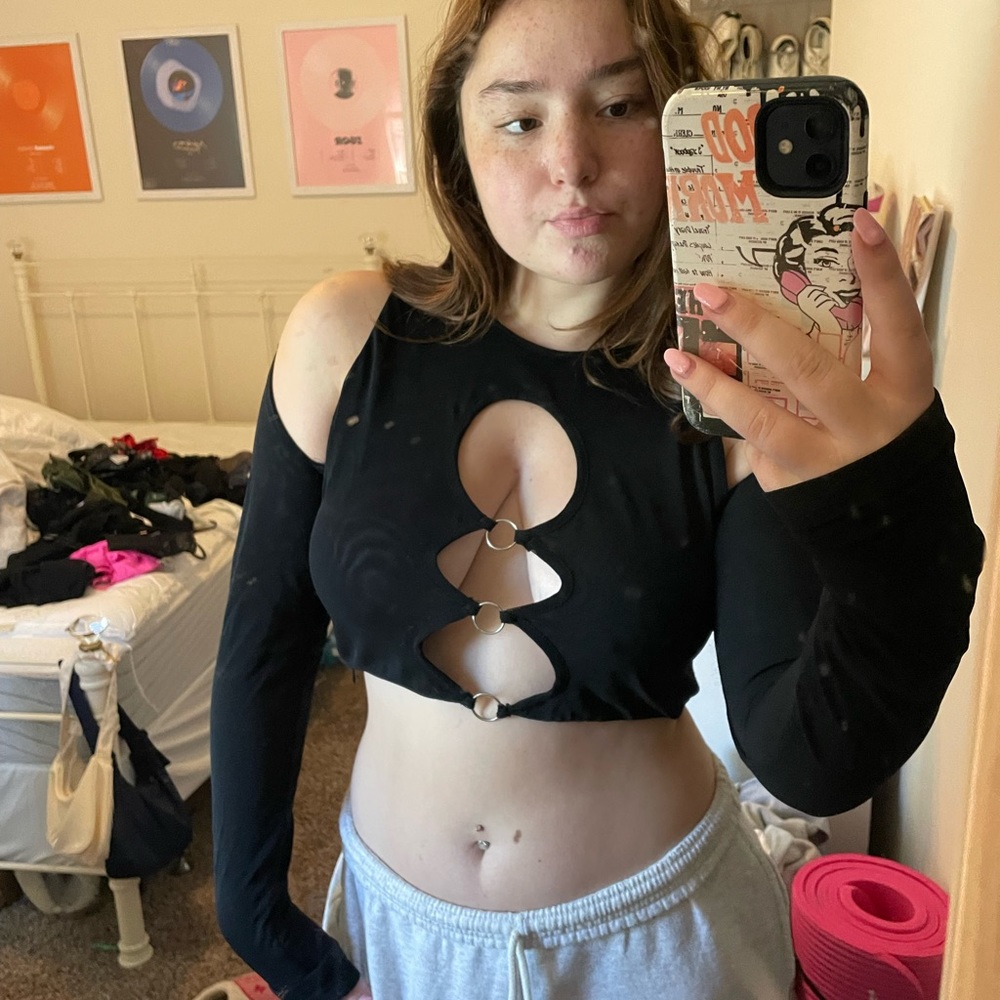 White fox black long sleeve going out top